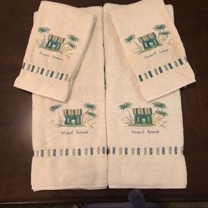 BEACH HOUSE TOWELS